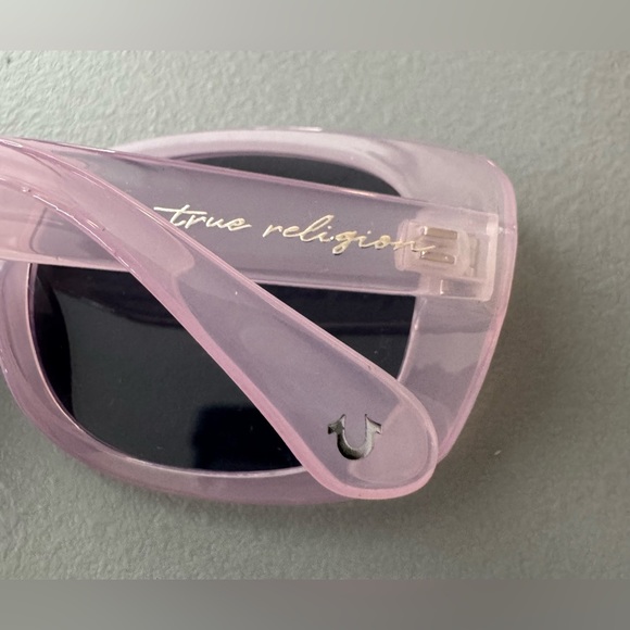 True Religion Lilac lavender and silver Sunglasses - Picture 3 of 5